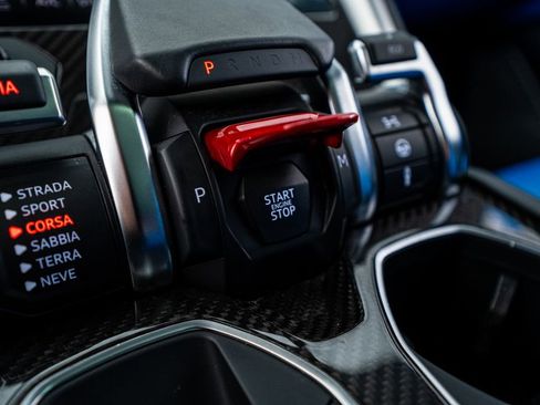 Used 2020 Lamborghini Urus image 58