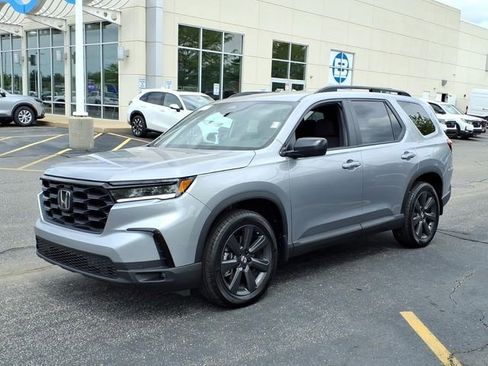 Certified 2025 Honda Pilot Sport image 1