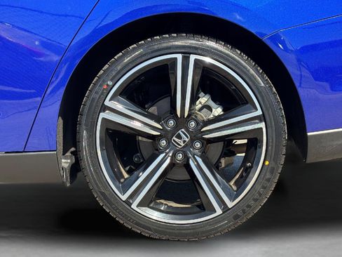 Certified 2025 Honda Accord Sport image 12
