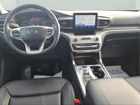 Used 2023 Ford Explorer XLT w/ Equipment Group 202A image 9