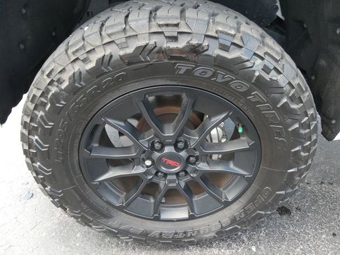 Used 2026 Toyota Tundra Platinum w/ TRD Off-Road Package AWD/4WD image 10