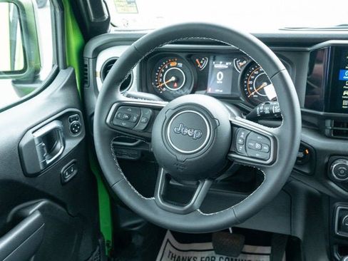 Used 2025 Jeep Wrangler Unlimited Sport image 29