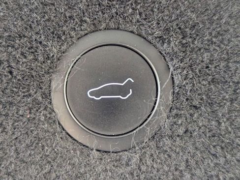 Used 2022 Tesla Model X Plaid image 23