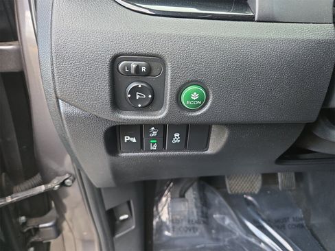 Used 2019 Honda Pilot Touring image 19