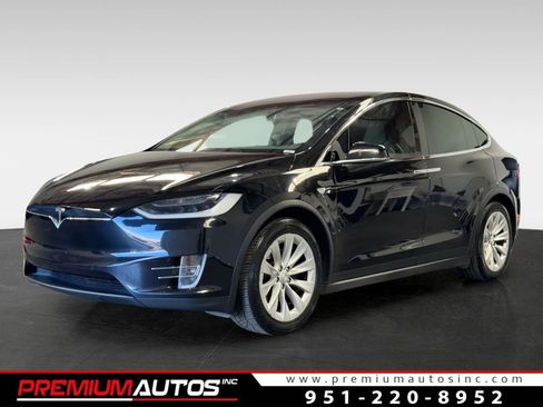 Used 2017 Tesla Model X image 1