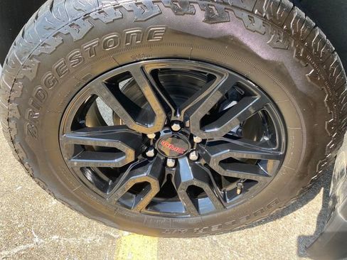 Used 2022 GMC Sierra 1500 Elevation AWD/4WD image 32