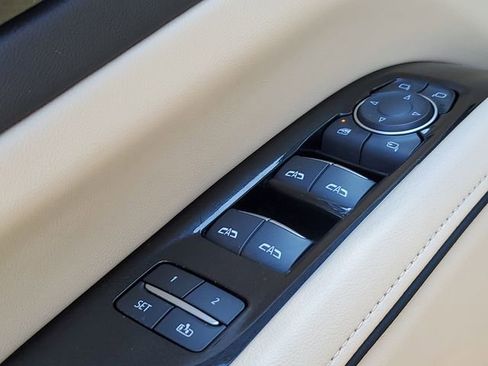 Certified 2024 Cadillac Escalade ESV Premium Luxury image 23