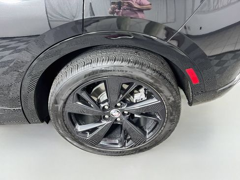 Certified 2023 Buick Envision Essence w/ Technology Package I AWD/4WD image 28