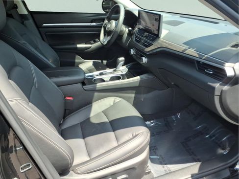 Certified 2025 Nissan Altima 2.5 SL FWD image 28
