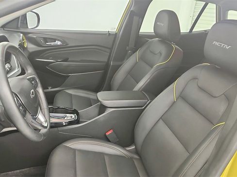 Used 2024 Chevrolet Trax ACTIV w/ Driver Confidence Package image 15
