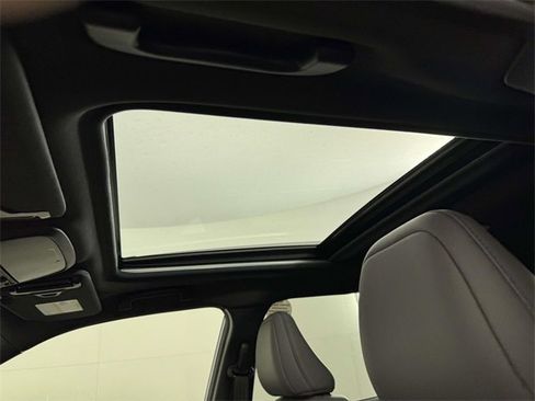 Certified 2025 Subaru Forester Limited image 31