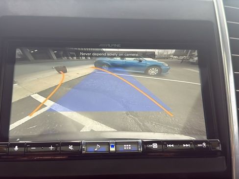 Used 2015 Porsche Cayenne S image 23