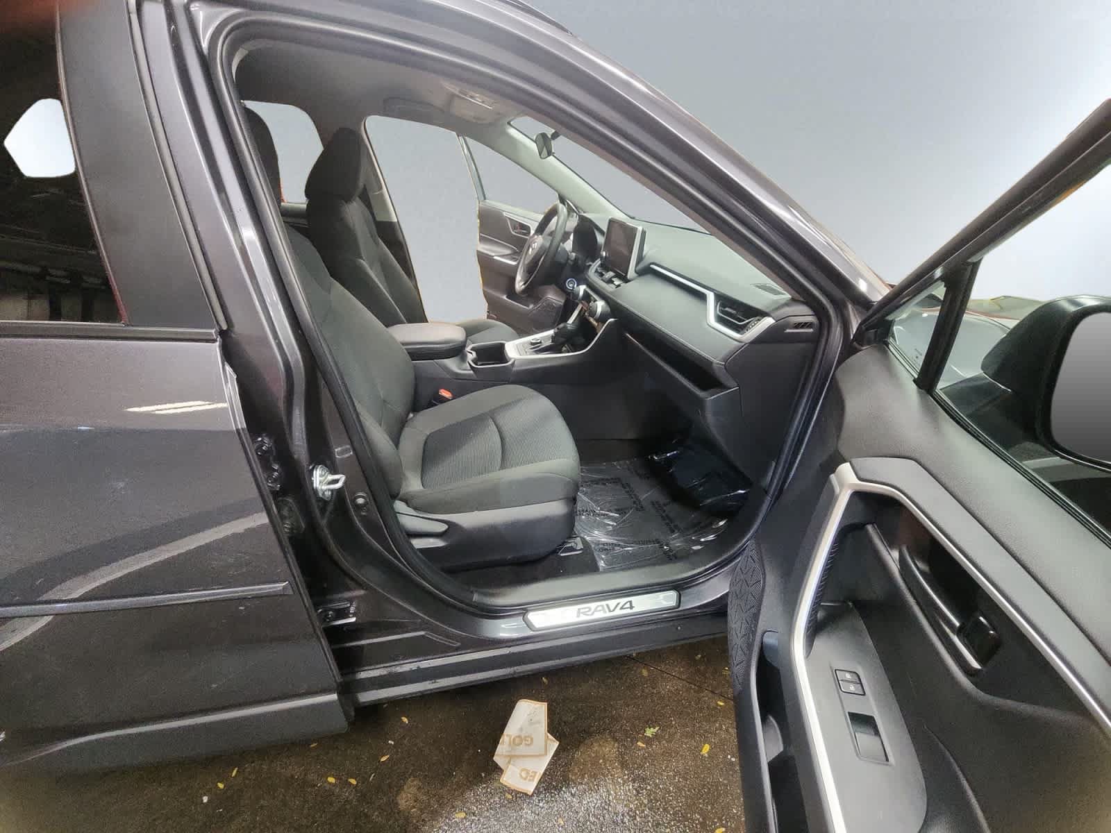 Used 2025 Toyota RAV4 LE AWD/4WD image 16