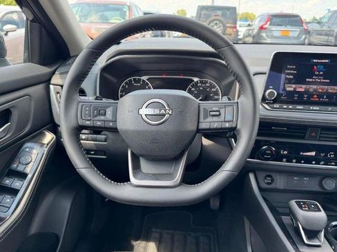 Certified 2026 Nissan Rogue SV FWD image 12