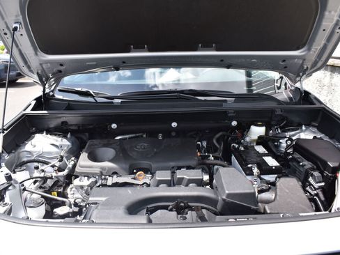 Certified 2025 Toyota RAV4 LE AWD/4WD image 27