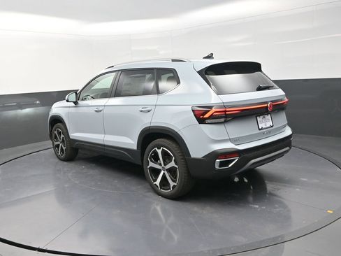 New 2026 Volkswagen Taos SEL AWD/4WD image 8