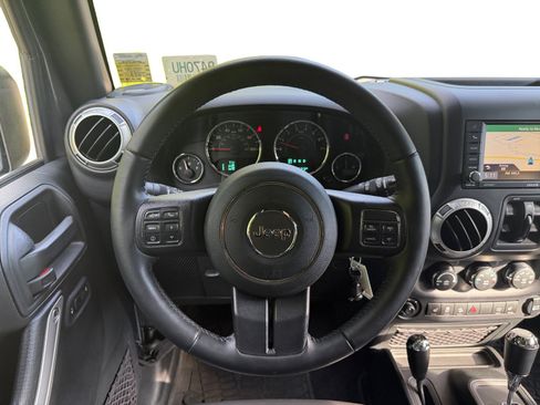 Used 2017 Jeep Wrangler Unlimited Sahara w/ Dual Top Group AWD/4WD image 11