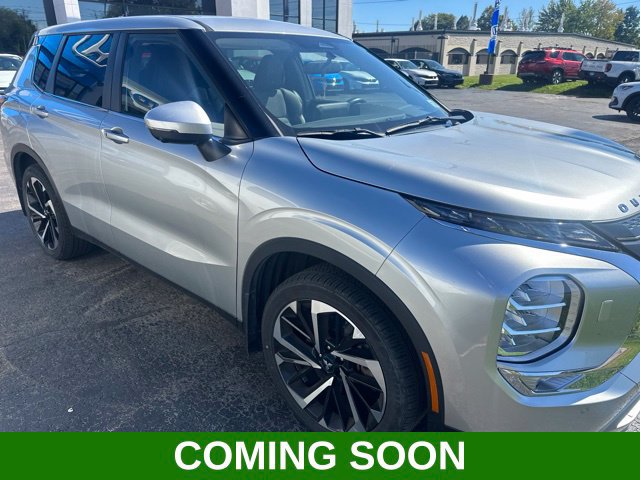 Used 2022 Mitsubishi Outlander SE AWD/4WD image 1