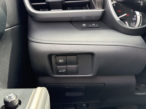 Used 2022 Toyota Highlander XLE image 29