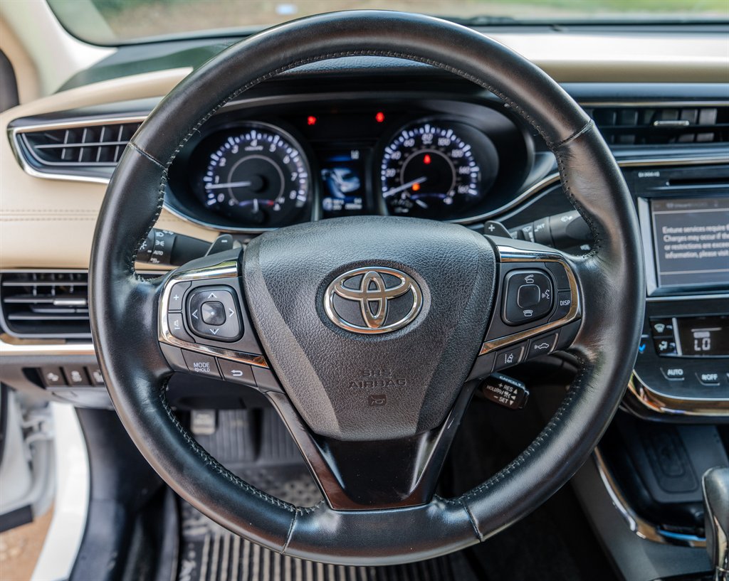 Used 2018 Toyota Avalon Touring w/ Carpet Mat Package FWD image 15