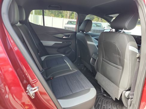 Used 2025 Buick Envista Preferred w/ Convenience II Package image 17