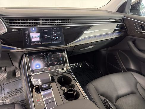 Used 2022 Audi Q8 Premium Plus AWD/4WD image 4