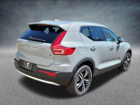 New 2025 Volvo XC40 B5 Core w/ Protection Package Premier image 7