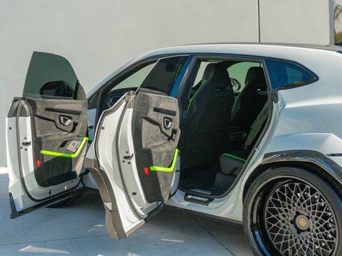 Used 2024 Lamborghini Urus Performante image 77