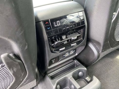 Used 2025 Jeep Grand Cherokee L Laredo RWD image 9
