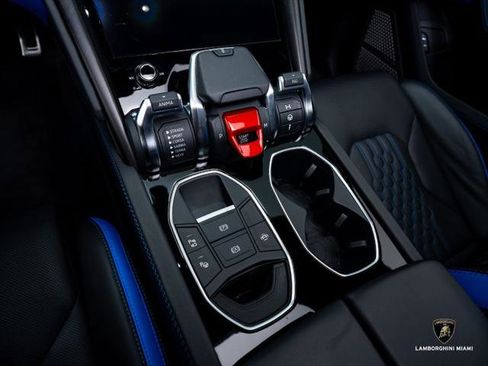 Used 2024 Lamborghini Urus S AWD/4WD image 33