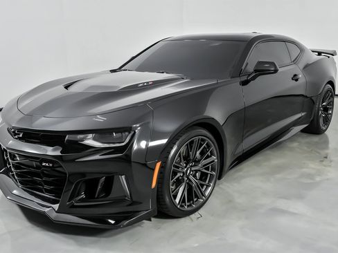 Used 2019 Chevrolet Camaro ZL1 image 6