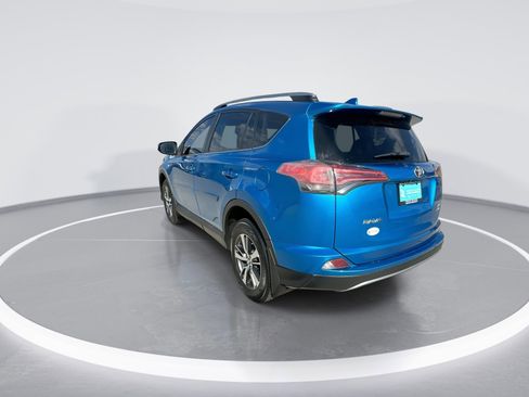 Used 2018 Toyota RAV4 XLE image 6