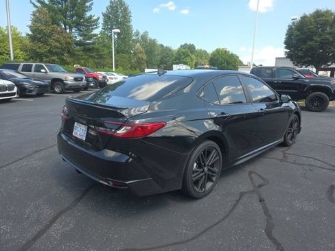 Used 2026 Toyota Camry Hybrid w/ Convenience Package FWD image 8