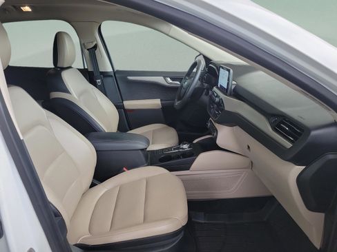 Used 2020 Ford Escape SEL image 7