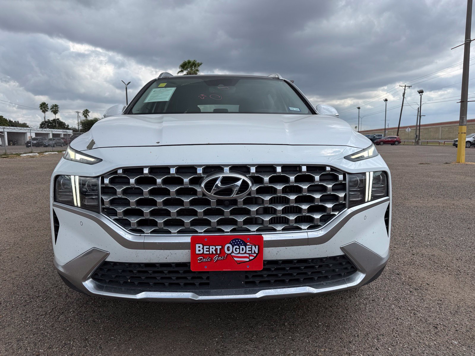 Used 2021 Hyundai Santa Fe Limited AWD/4WD image 2