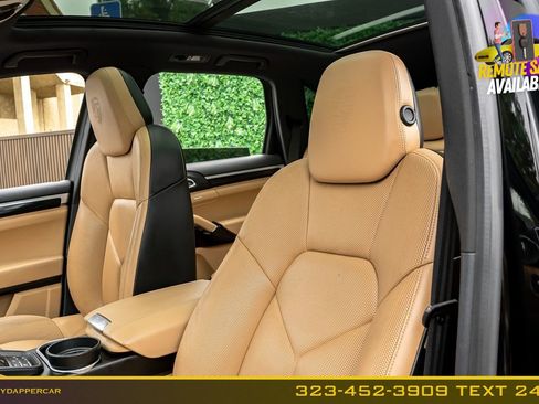 Used 2018 Porsche Cayenne Platinum Edition w/ Premium Package AWD/4WD image 12