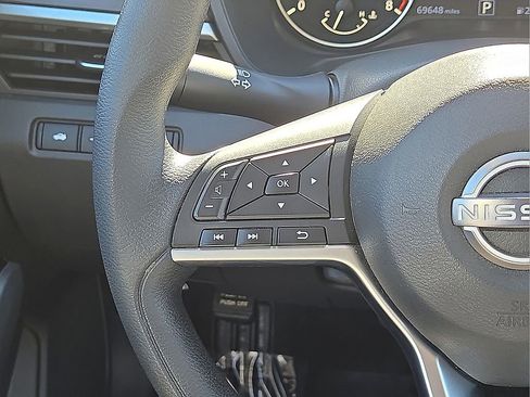 Used 2023 Nissan Altima 2.5 SV image 19