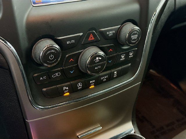 Used 2018 Jeep Grand Cherokee Laredo AWD/4WD image 15
