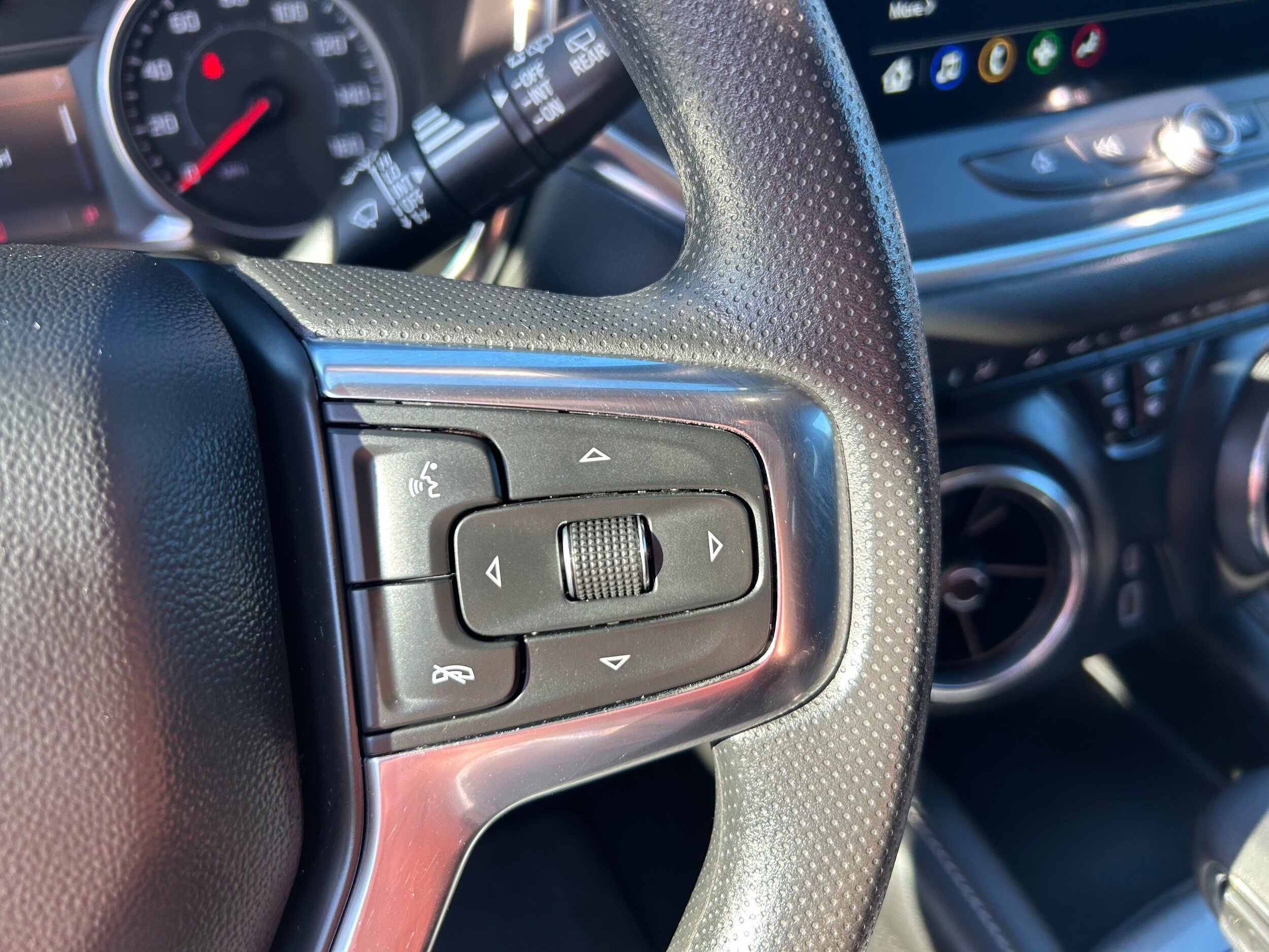 Used 2025 Chevrolet Blazer LT FWD image 15