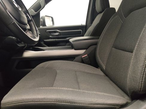 Used 2019 RAM 1500 Big Horn RWD image 17