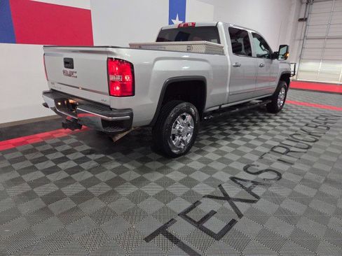 Used 2018 GMC Sierra 2500 SLT w/ Suspension Package, Off-Road AWD/4WD image 25