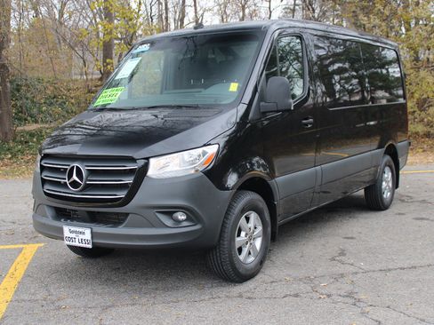 Used 2020 Mercedes-Benz Sprinter 2500 image 3