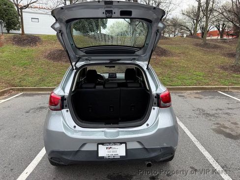 Used 2020 Toyota Yaris LE image 18