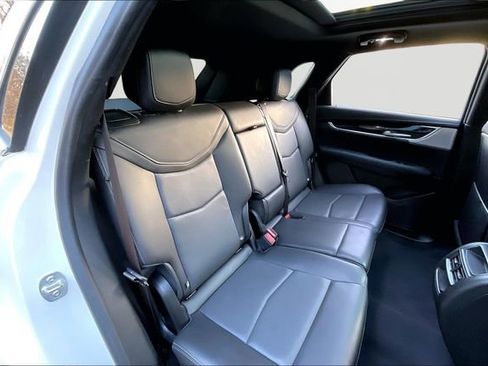 Used 2025 Cadillac XT5 Premium Luxury image 17