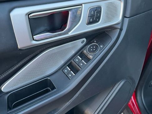 Used 2020 Ford Explorer Platinum w/ Premium Technology Package image 9