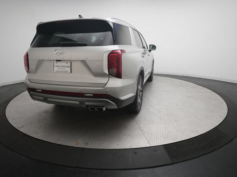 Used 2024 Hyundai Palisade Limited FWD image 13