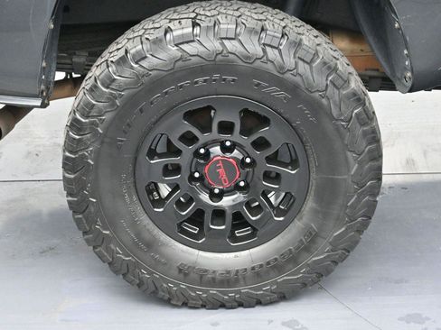 Used 2020 Toyota Tacoma TRD Sport image 29