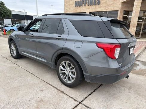 Used 2021 Ford Explorer XLT w/ Equipment Group 202A RWD image 6