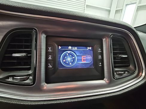 Used 2015 Dodge Challenger SXT image 17