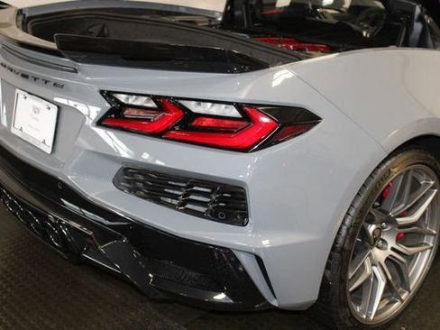 Used 2025 Chevrolet Corvette Z06 RWD image 47